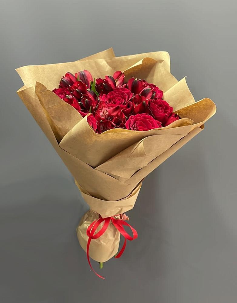 Букет цветов из: Альстромерии и Розы в Побегайловке