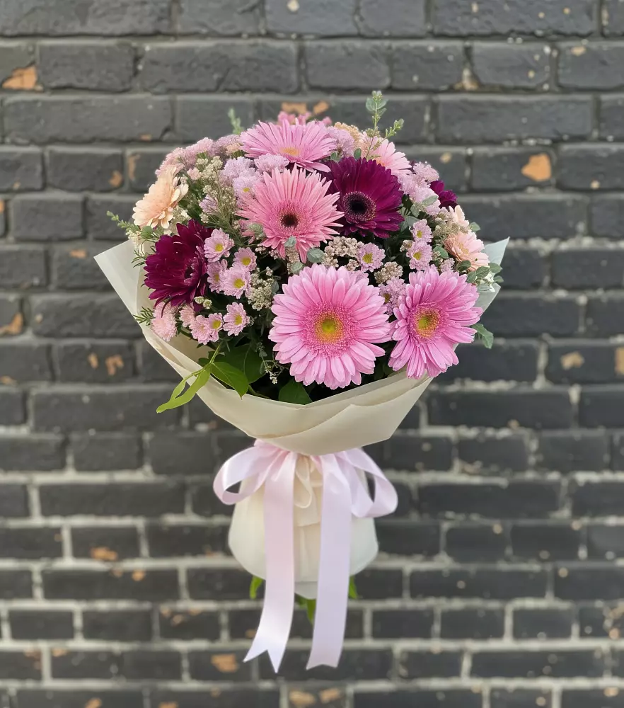 Букет цветов из: Герберы и Хризантемы в Побегайловке