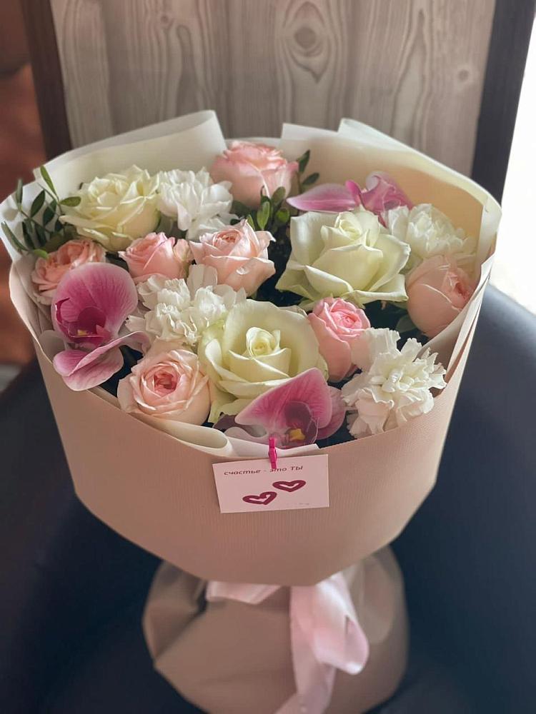 Букет цветов из: Орхидеи, Розы и Гвоздики в Побегайловке