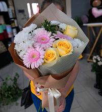 Букет цветов из:  Герберы, Розы и Хризантемы в Побегайловке