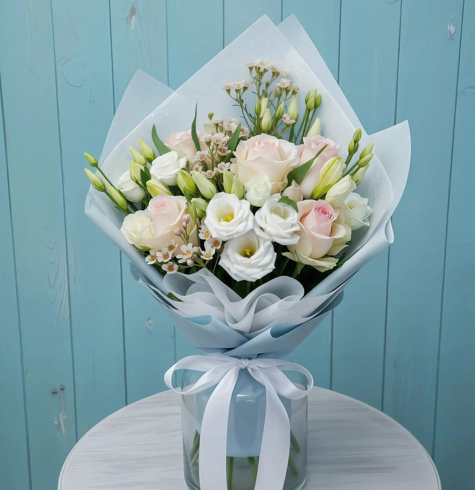 Букет цветов из: Розы и Лизиантусы в Побегайловке