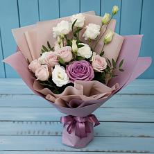Букет цветов из:  Розы и Лизиантусы в Побегайловке