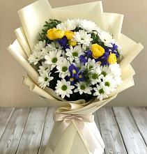 Букет цветов из:  Ирисы, Хризантемы и Розы #REPLACE_PRED# Побегайловке