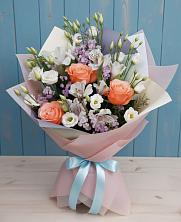 Букет цветов из:  Лизиантусы, Розы, Альстромерии и Гипсофила в Побегайловке