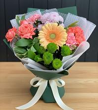 Букет цветов из:  Гвоздики, Розы, Герберы и Хризантемы в Побегайловке