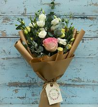 Букет цветов из:  Розы и Лизиантусы в Побегайловке